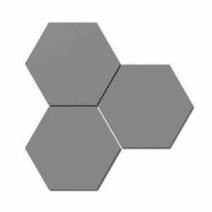 3 graue Designpaneele in Hexagonform, Lino Ash Clear, MDF, 50x50 cm, zur Wandgestaltung.