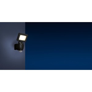 Schwarzer LED-Außenstrahler Floodlight mit Sensor, 10W, 1300lm. Wandmontage.