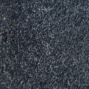 Detailansicht Teppichboden Turin Anthrazit, flauschige Meterware.