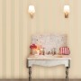 Laura Ashley Vliestapete Lille: Streifen in Beige und Creme, dezenter Perlglanz.