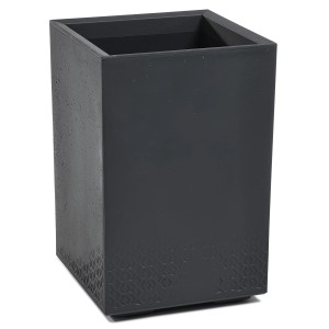 Hoher, anthrazitfarbener Orbis Pflanztopf Karo Eco Beton, 40x40x60 cm, mit Karo-Muster.