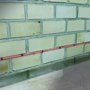 Horizontalsperre mit MEM Trockene Wand Fix&Fertig in Mauerwerk. Bauabdichtung gegen Feuchtigkeit.