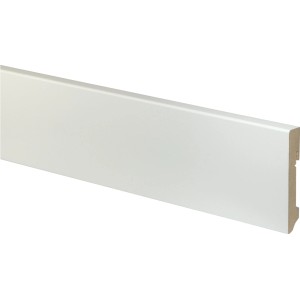 Weiße Sockelleiste FU096L, 90 mm hoch, aus MDF. Ideal für saubere Wandabschlüsse.