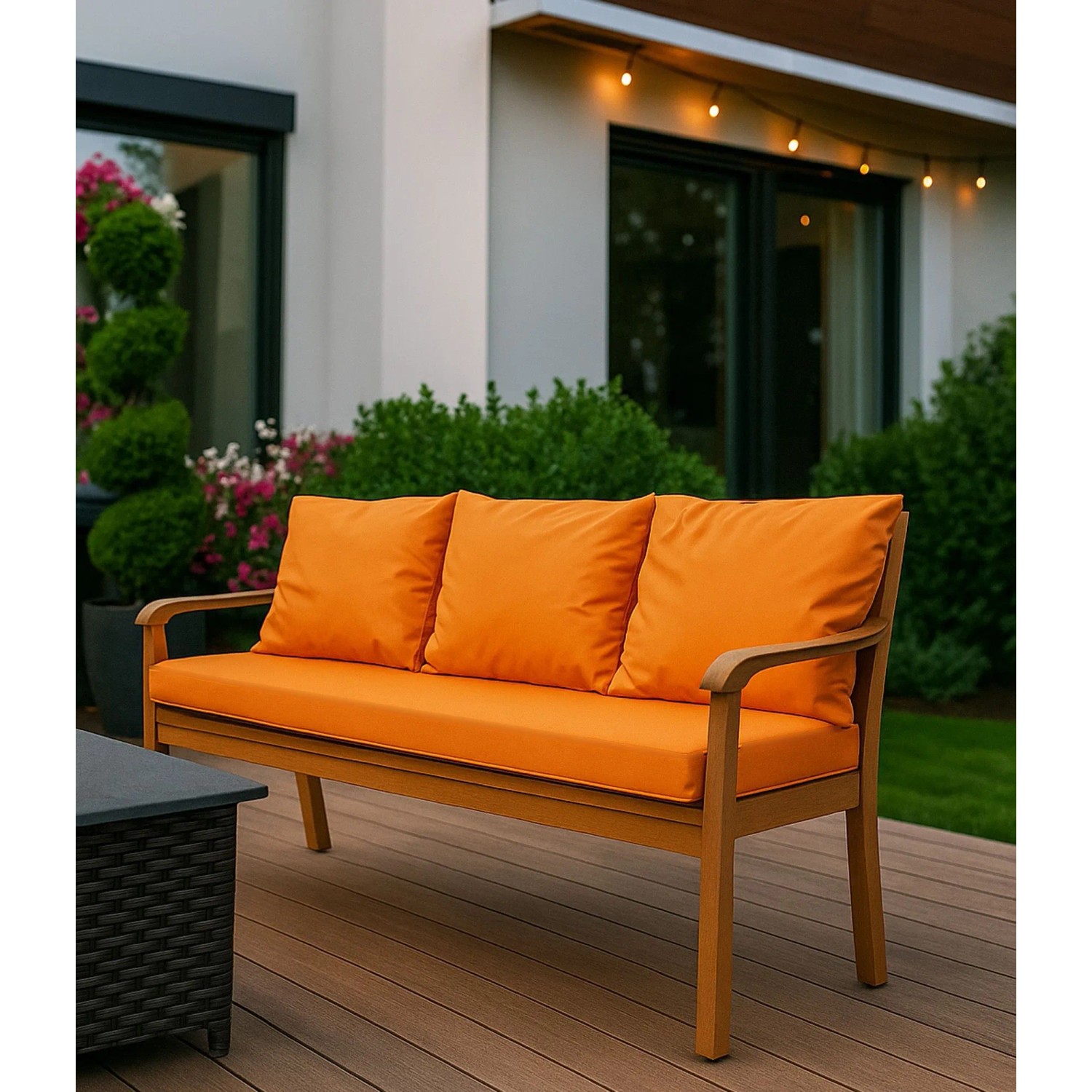 Orangefarbenes Bankkissen-Set für 3-Sitzer Gartenbank, bestehend aus Sitz- und Rückenkissen.