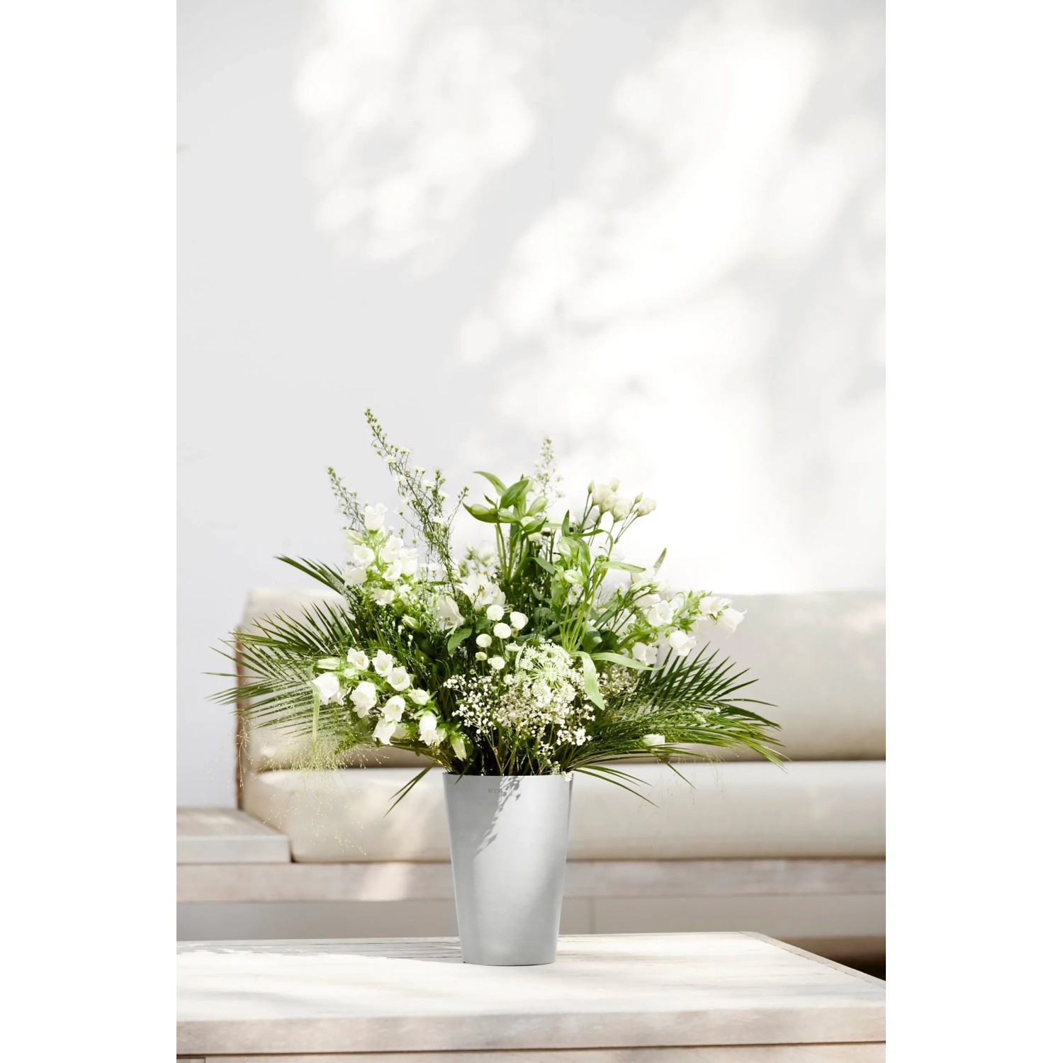 Ecopots Vase Pisa, weißgrau, 17,5 cm. Blumenvase für Innen- und Außenbereich.