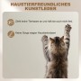 Katze kratzt an beigem, haustierfreundlichem Kunstlederbezug des HOMCOM Bürostuhls. Kratzfest & pflegeleicht.