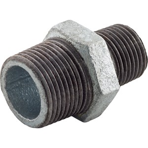 Reduziernippel aus Temperguss, 21 mm (R 1/2) auf 26,4 mm (R 3/4), für verzinkte Rohre.