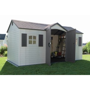 Offenes Lifetime Kunststoff-Gartenhaus, anthrazitgrau, 11,2 m², mit Geräten und Regalen.