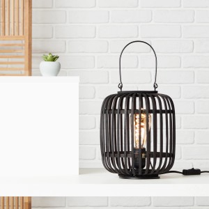 Schwarze Brilliant Tischleuchte Woodrow mit Tragegriff, Ø 21,5 cm, im Bambus-Design.