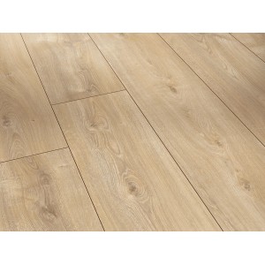 Helle, wasserfeste Parador Trendtime 6 Laminat Dielen in Holzoptik, verlegt.