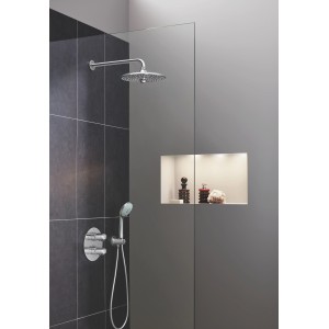 Grohe Euphoria 260 Kopfbrauseset Chrom mit drei Strahlarten im modernen Badezimmer.