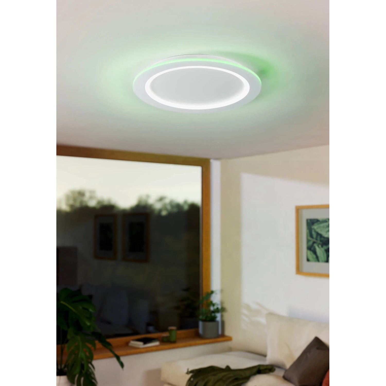 Weiße Eglo LED-Deckenleuchte Padrogiano-Z mit RGB-Rahmen (Ø 59,5 cm) an der Decke.