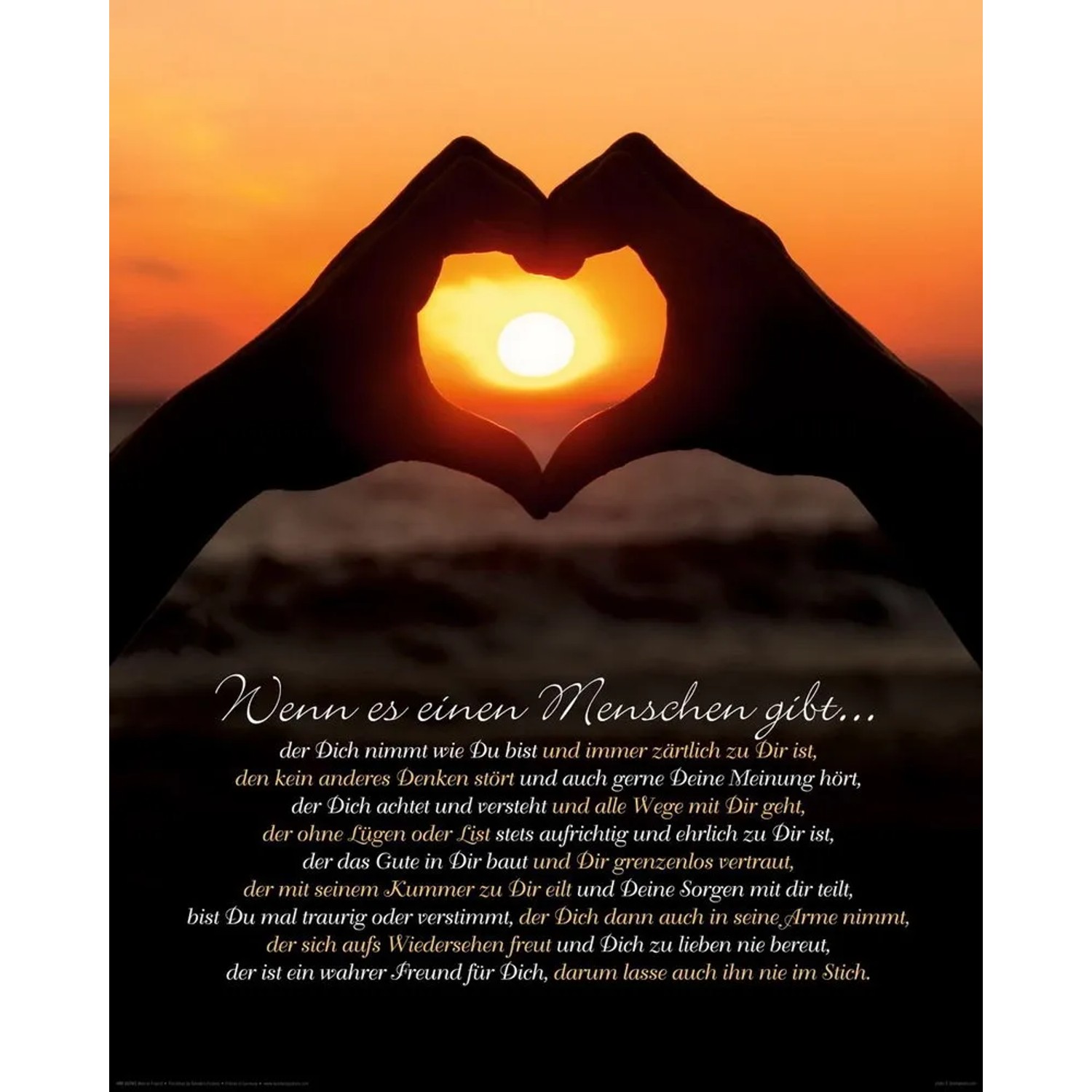 Deko Panel mit Händen, die ein Herz vor Sonnenuntergang formen. Romantisches Bild für Wohnraum.