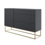 Modernes Selsey Sideboard Veldio 140 cm, schwarz, mit geriffelten Fronten, 3 Schubladen, goldenen Beinen.