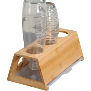 Kesper Flaschenhalter für Sodastream aus Bambus mit Abtropfschale und zwei Flaschen.