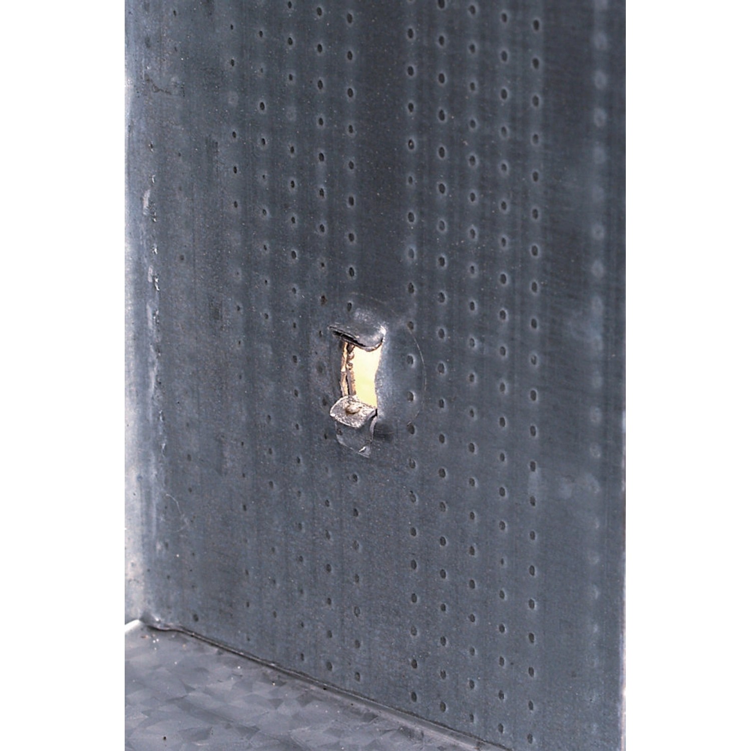 Verbindung von Metallprofilen mit der wolfcraft Profil-Verbindungszange.