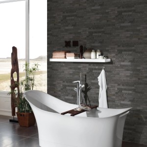 A.S. Création Vliestapete Best of Wood´n Stone Klinkerstein Anthrazit im Badezimmer.
