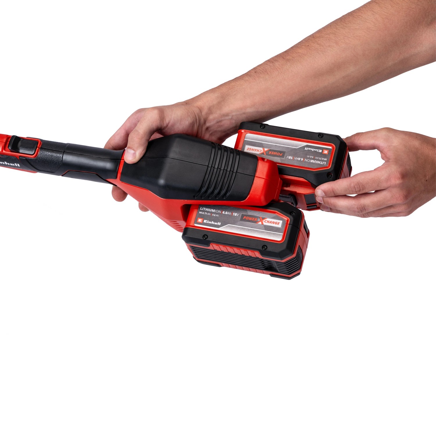 Einhell Akku-Rasentrimmer GE-CT 36/30 Li E-Solo mit zwei Akkus der Power X-Change Familie.