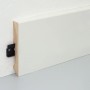 FN Neuhofer Sockelleiste L0158L, Kiefer, weiß lackiert mit Clip-System.
