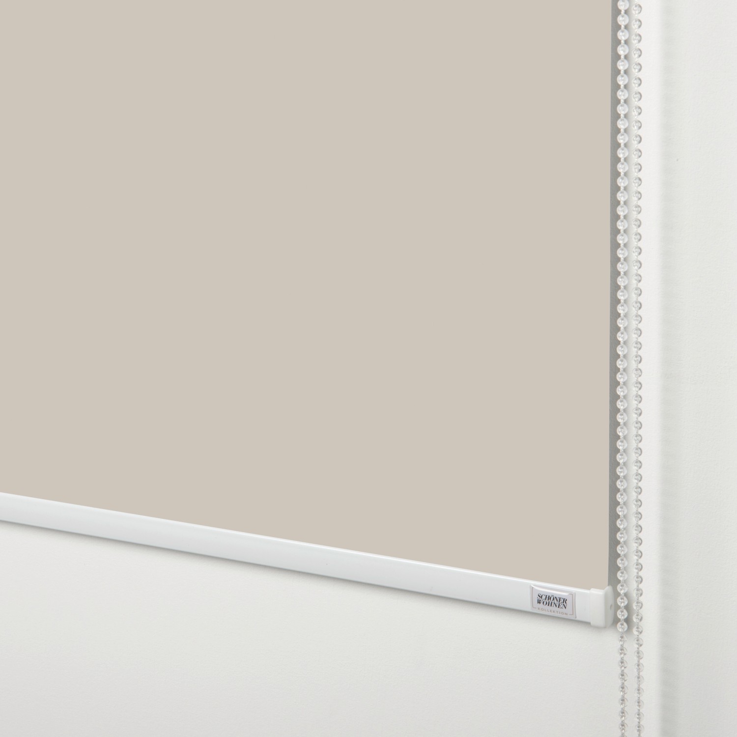 Beiges Thermo-Rollo (45x150 cm) von Schöner Wohnen, ideal zur Verdunkelung und Wärmeregulierung.