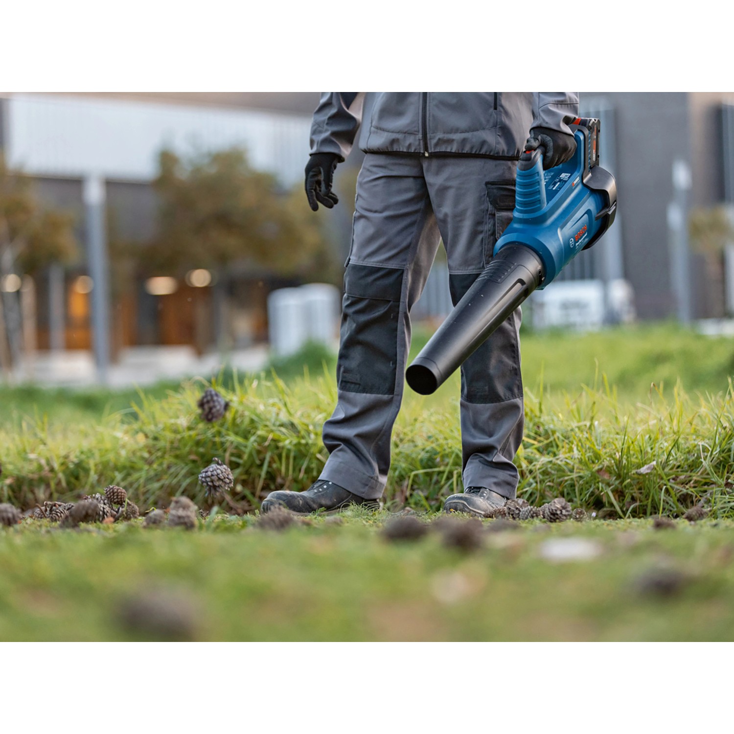 Bosch Professional AkkuLaubbläser GBL 18V750 Solo kaufen bei OBI