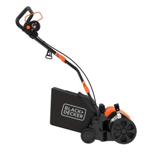 Black+Decker Elektro-Vertikutierer BEOEP320-QS mit Lüfterwalze und Fangsack.