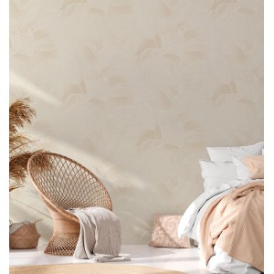 Beige Vliestapete mit Blätter-Design im Schlafzimmer, D'eco Wohngesund, PVC-frei, FSC®-zertifiziert.