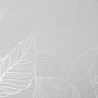 Boutique Vliestapete Royal Palm Moonstone mit Palmenmuster in Silber auf hellem Grund.