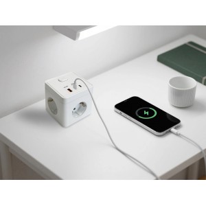 Steckdosenwürfel 6 in 1 mit 2 x USB-C und 1 x USB-A