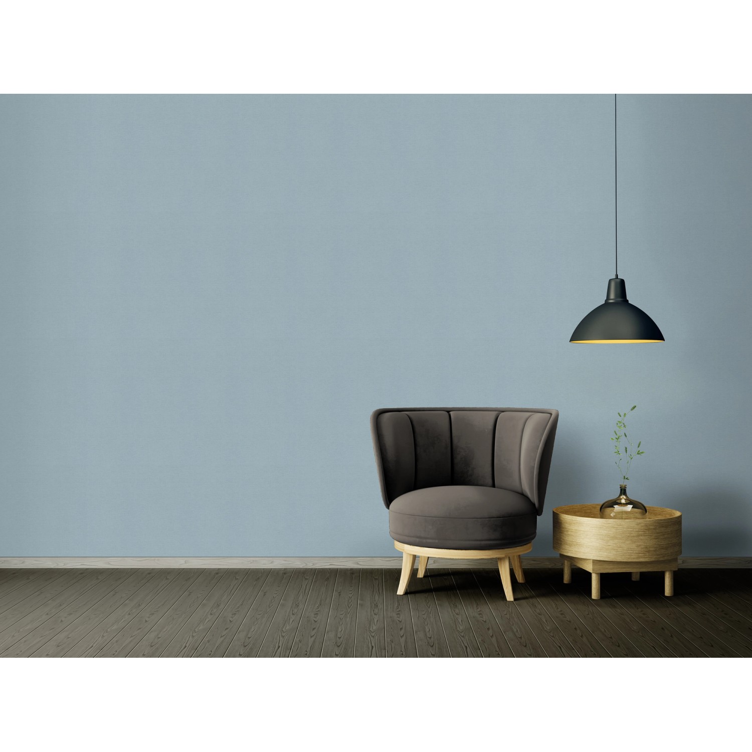 Blau strukturierte Vliestapete Uni Matt FSC® an Wand im Wohnraum.