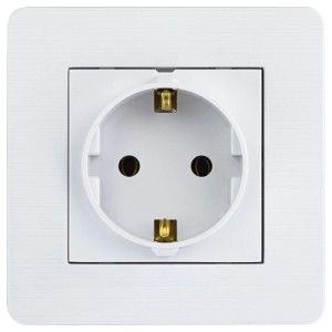 Weiße e2 Unterputz Steckdose VILIS mit modernem Design und gebürstetem Rahmen für Innenräume.