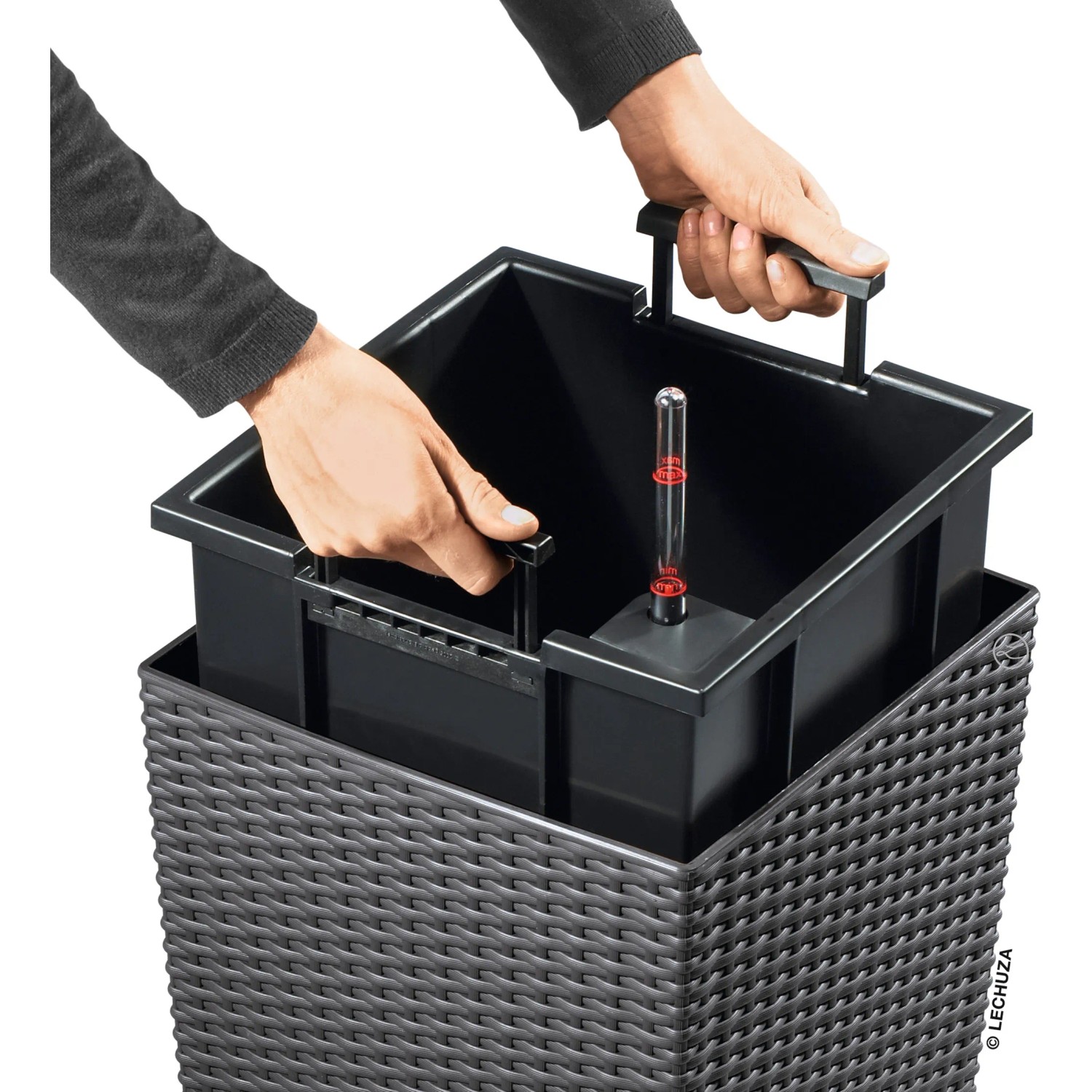 Lechuza Cubico Cottage Pflanzgefäß, sandbraun, mit Bewässerungssystem und herausnehmbarem Pflanzeinsatz.