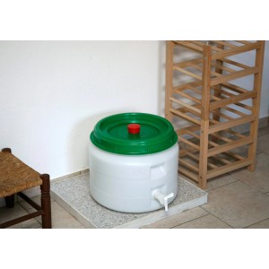 Getränkefass Classic 31l aus Kunststoff mit Gärglocke und Auslaufhahn.