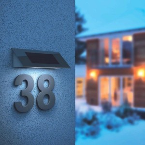 Basi Solar Wandleuchte SWL 60 aus Edelstahl mit Hausnummer 38 und 4 LEDs.