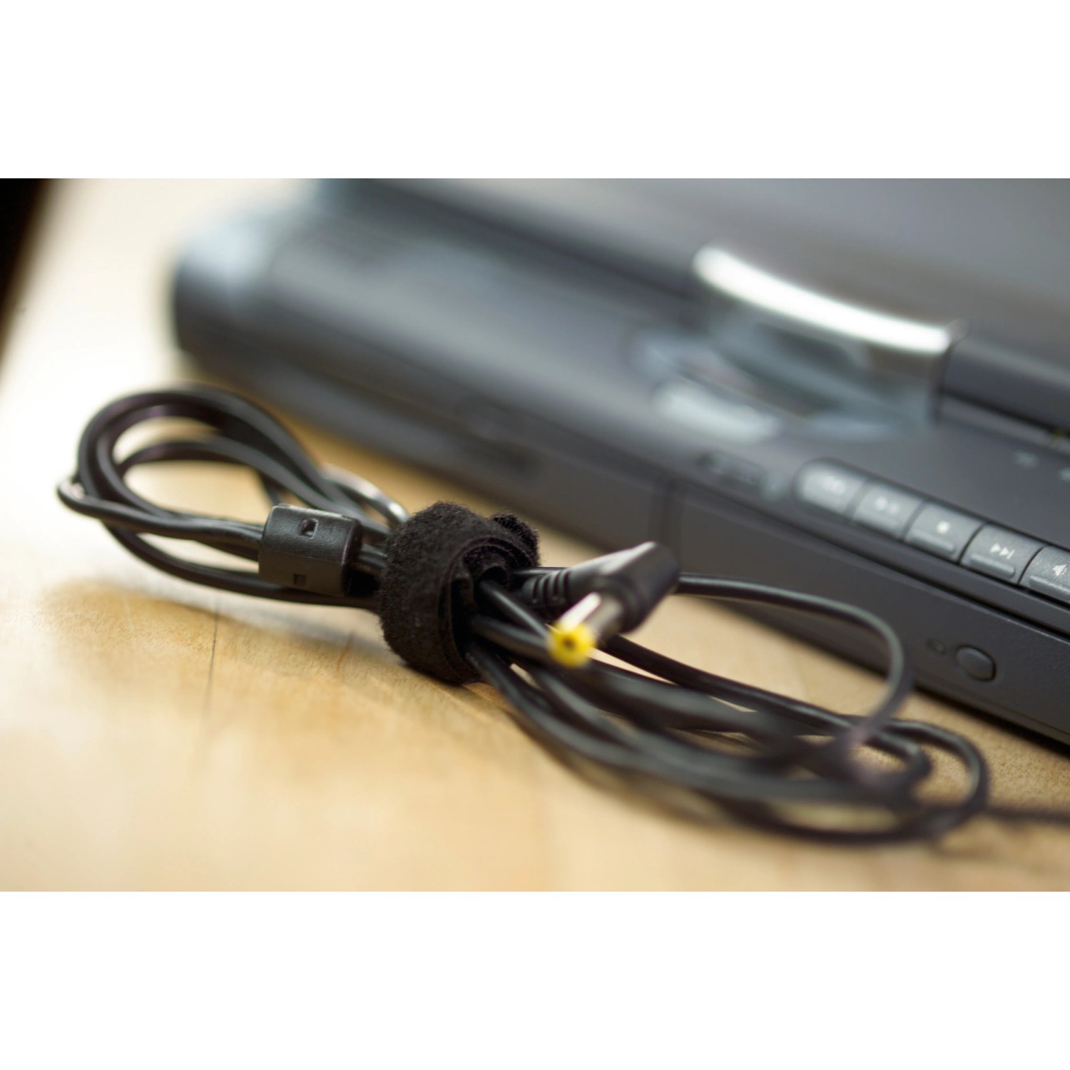 Tesa® On & Off Kabelbinder-Band, 5m, zum Bündeln von Kabeln.