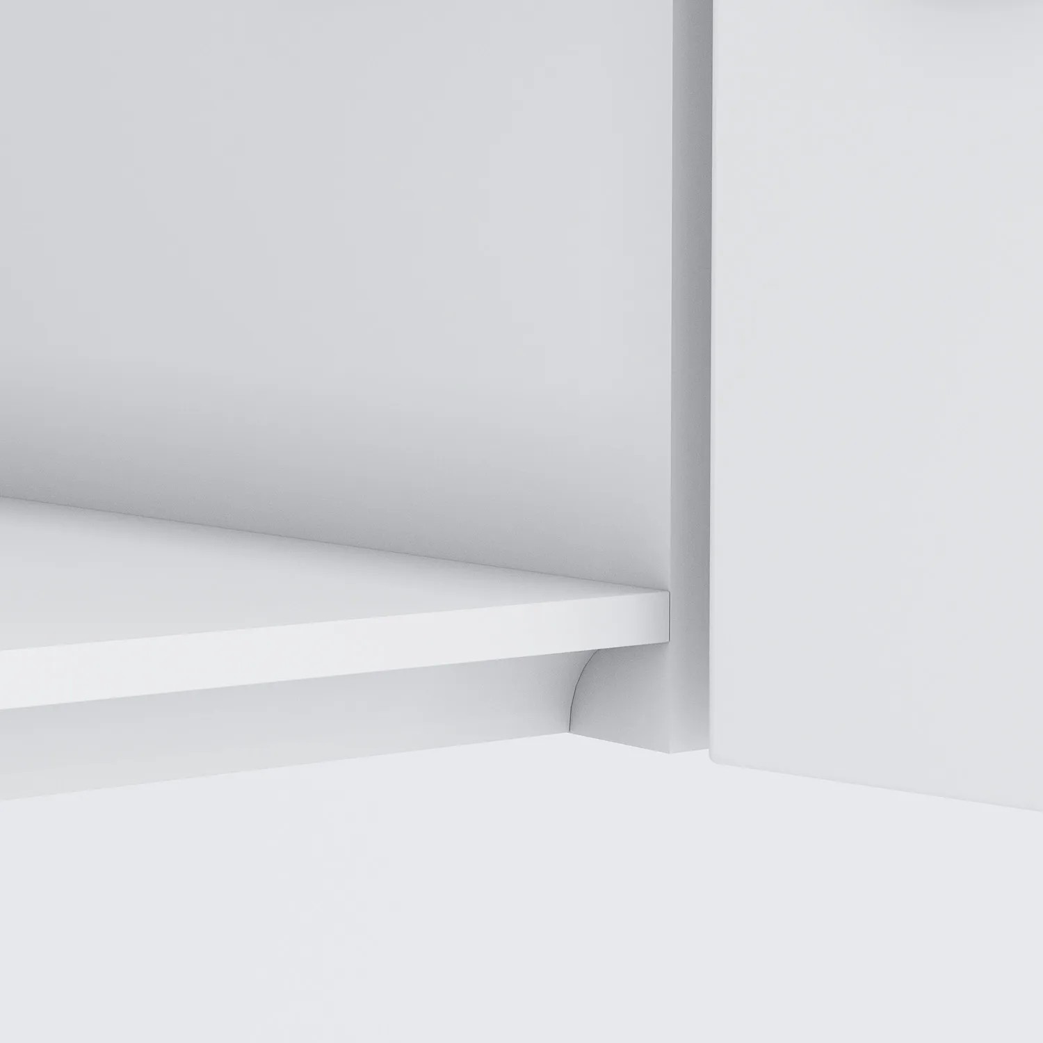 Detailaufnahme: Weißes Regal und Schrank einer Held Möbel Winkelküche.