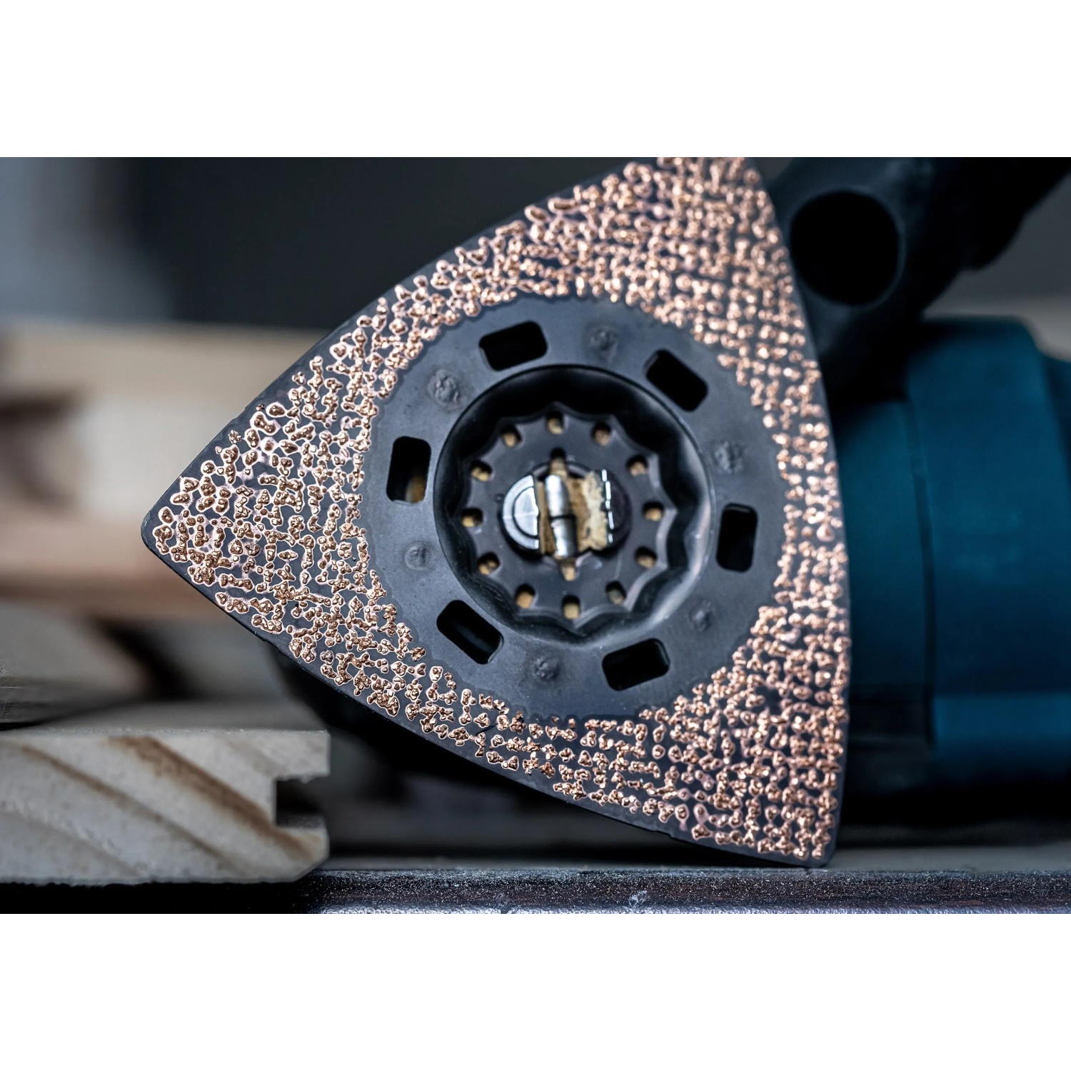 Bosch Expert Schleifplatte AVZ90 RT4, Ø 90mm für Multifunktionswerkzeuge.