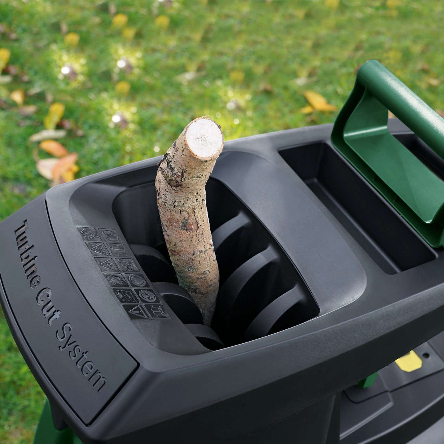 Bosch Gartenhäcksler AXT 25 TC mit TurbinenSchnittSystem kaufen bei OBI