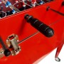 Detailaufnahme: Roter Axi Kühlwagen mit Tischfußball, Griff und Spielfiguren.