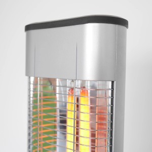 Silberner Vasner Infrarot-Heizstrahler StandLine Mini 15 mit Schutzgitter.