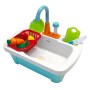 Axi Spielküchenspüle: Sand- und Wassertisch Zubehör mit Obst, Gemüse, Schneidebrett und Messer.