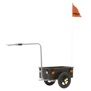 Schwarzer Fischer Fahrrad Lastenanhänger Tour mit Sicherheitswimpel und Reflektoren.