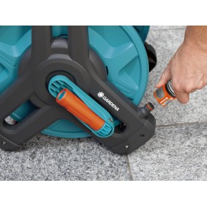 Gardena Classic Schlauchtrommel 10 m mit Handkurbel und Schlauchanschluss.