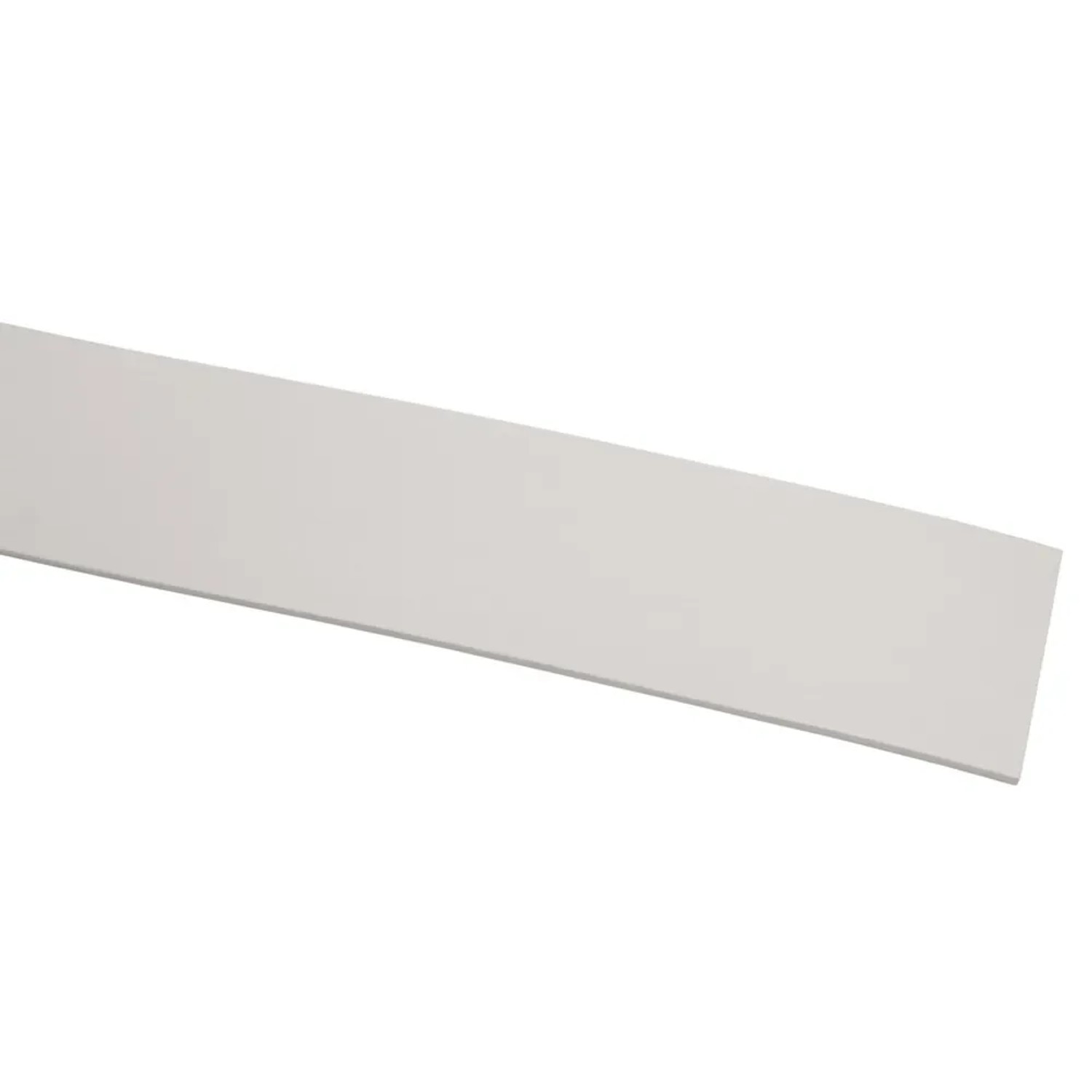 Weiße Gardinia Kunststoffblende, 5 cm breit, für Gardinenschienen.