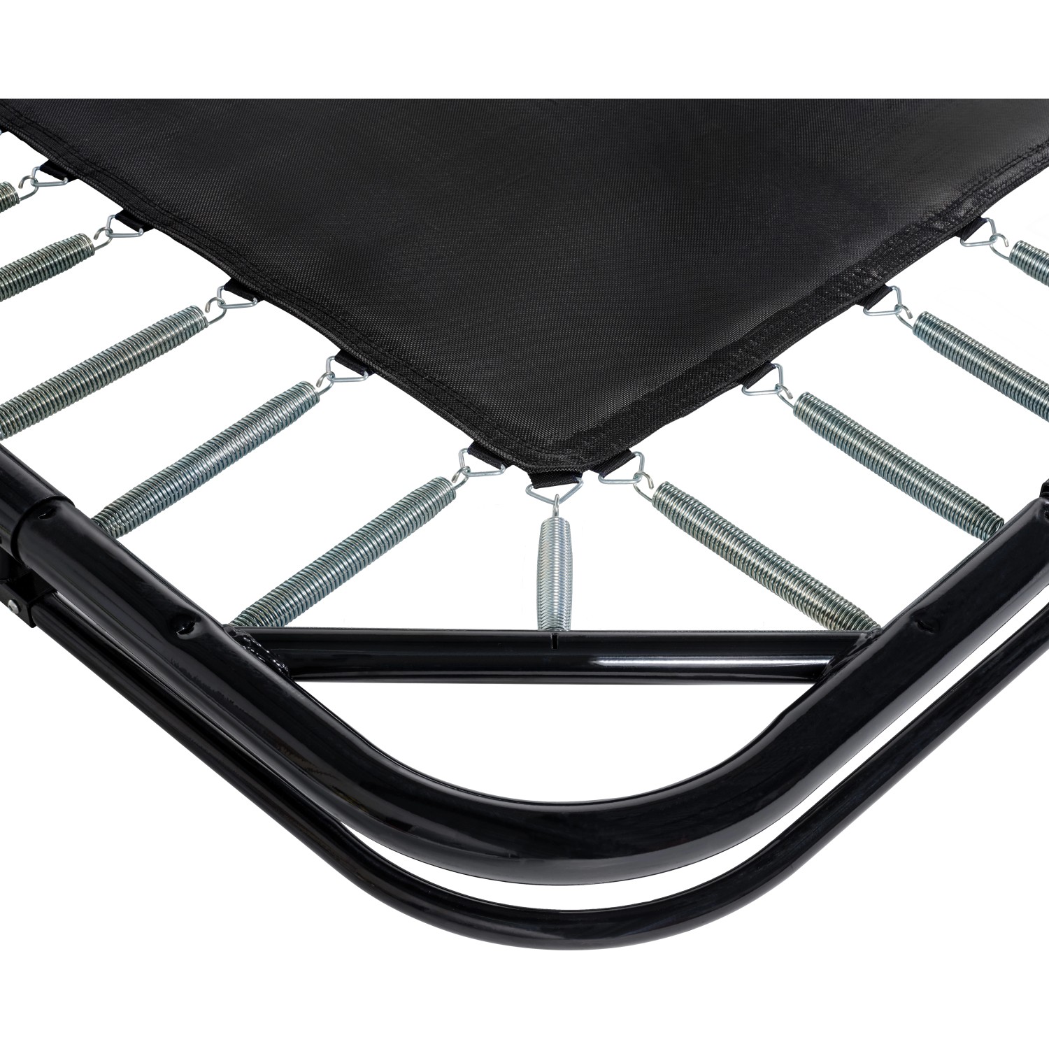 Detailaufnahme des schwarzen Exit Toys Dynamic Sports Bodentrampolins (244x427 cm) mit Federn.