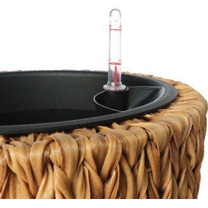 Detailansicht Pflanztopf Natur 39x39x35cm mit Wasserstandsanzeige und Polyrattan-Optik.