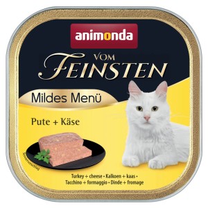Animonda Vom Feinsten Adult Katzenfutter mit Pute und Käse im Napf.