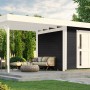 Modernes, anthrazitfarbenes Weka Holz-Gartenhaus Designhaus 172 mit Flachdach und überdachtem Anbau.
