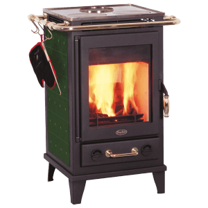 Schwarzer Fireplace Florenz Kaminofen (7 kW) mit Keramikverkleidung und brennendem Feuer.