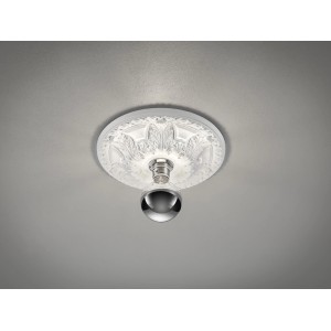 Weiße Trio Wand- und Deckenleuchte Lilly mit dekorativem Gips-Element und Leuchtmittel-Fassung.